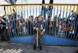 استشهاد فلسطيني بعد منعه من السفر للعلاج بالخارج