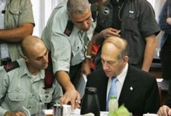 أولمرت يختار خليفتين لعاموس جلعاد لمحادثات التهدئة