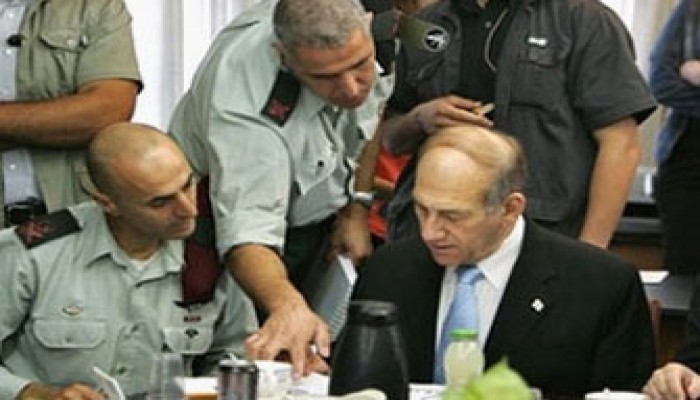 أولمرت يختار خليفتين لعاموس جلعاد لمحادثات التهدئة