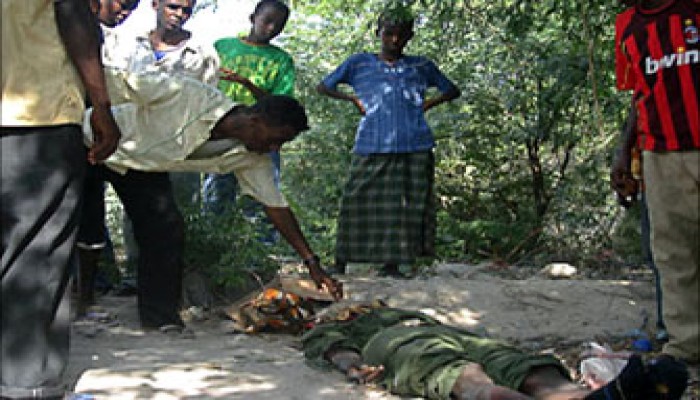 اشتباكات بين الشرطة ومسلحين تسبق وصول شريف إلى مقديشو