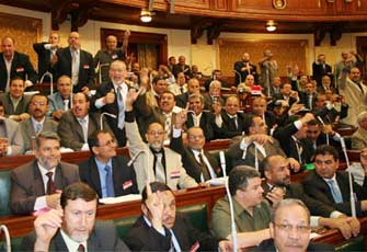 الإخوان والمعارضة فضحوا الحكومة في استجوابات غزة