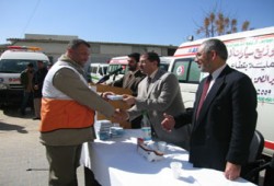 توزيع 27 سيارة إسعاف على 19 مؤسسة طبية في غزة