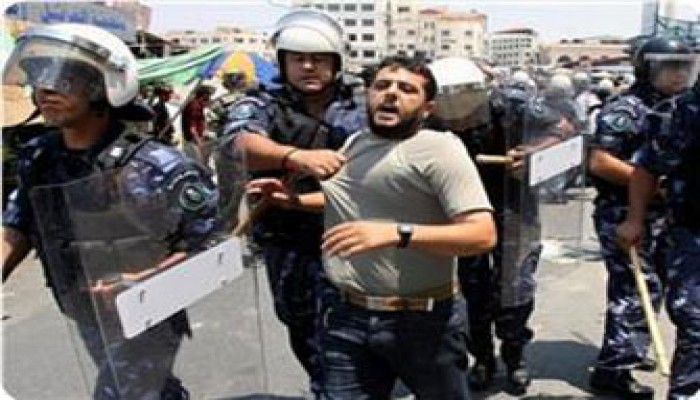 نقل مختطف لدى "وقائي" عباس إلى المستشفى بعد تعذيبه