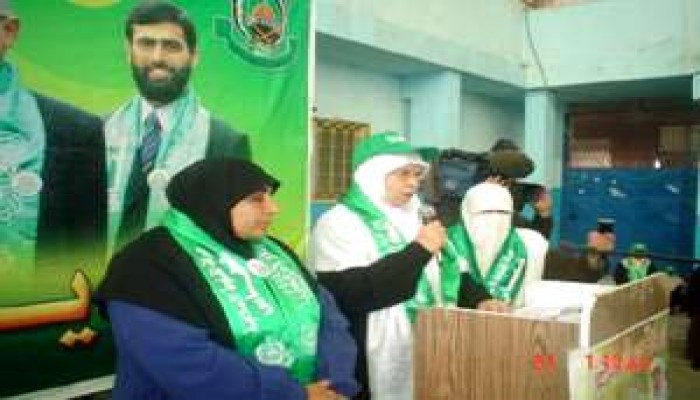 "أم نضال" تدعو مصر إلى فك الحصار عن غزة