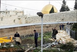 انهيار مدرسة بالقدس بسبب حفريات صهيونية قرب الأقصى