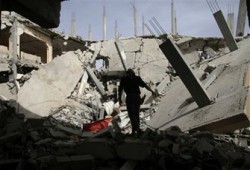 الطائرات الصهيونية تقصف الشريط الحدودي برفح