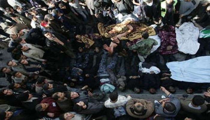 مقابر غزة.. فرصة اجتماع الأسرة بعد العدوان