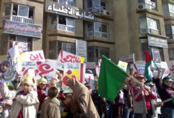 وقفة نسائية أمام نقابة أطباء دمياط تضامنًا مع غزة