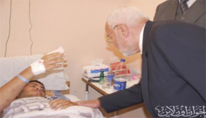 المرشد العام يزور جرحى غزة بمعهد ناصر