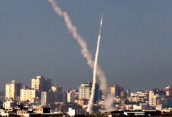 صواريخ القسام تدك المغتصبات الصهيونية رغم العدوان البري