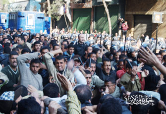 خبراء: اعتداء الأمن على مظاهرات غزة.. عار