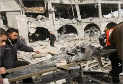 320 شهيدًا وأكثر من 1500 جريح حصاد المجزرة الصهيونية