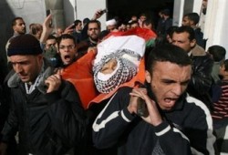 فلسطيني يطعن 4 صهاينة بالسكين في رام الله