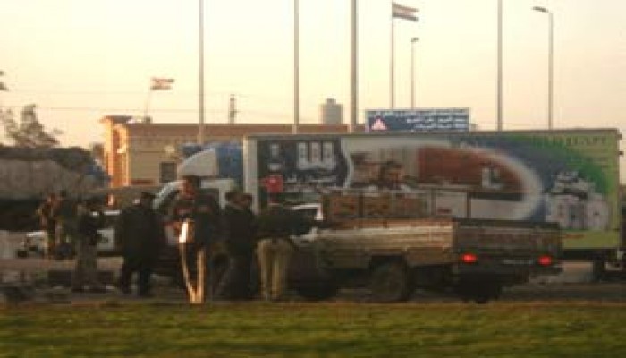 الهلال الأحمر ومحافظ سيناء يرفضان توصيل الإغاثة لغزة!!