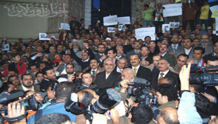 المرشد العام يطالب الشعوب بإعلان غضبها بكافة الوسائل المتاحة