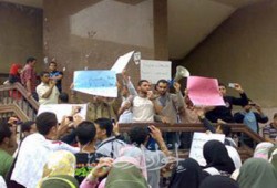 مدون إخواني يكذِّب بيان الشبكة العربية ويرفض دفاع محاميها