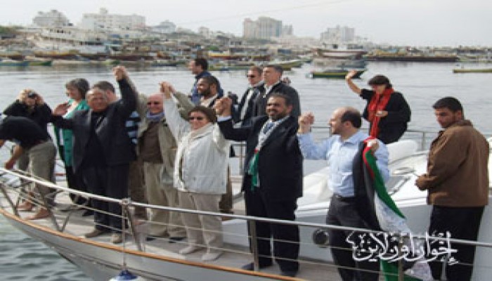 ترحيب فلسطيني بسفينة "الكرامة" القطرية