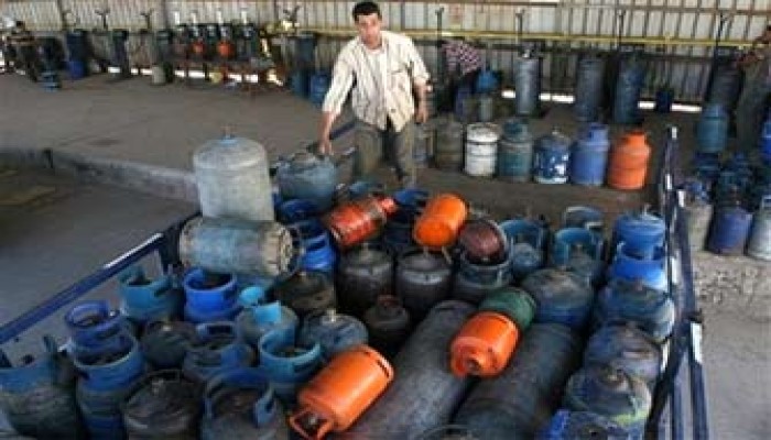 ضخ كميات من السولار الصناعي والغاز لقطاع غزة