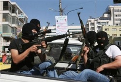 أجهزة عباس تحرم مواطني الضفة من الاحتفال بانطلاقة حماس