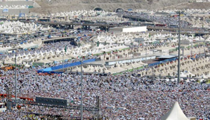 ملايين الحجاج يبيتون بمنى قبل الصعود إلى عرفات