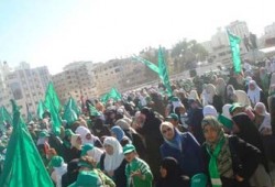 "الضفة مع غزة.. مقاومة وعزة" شعار حماس في عامها الـ21
