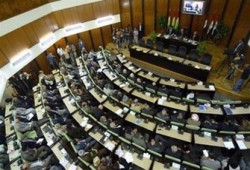 البرلمان العراقي يُقرُّ الاتفاقية الأمنية وسط معارضة قوية