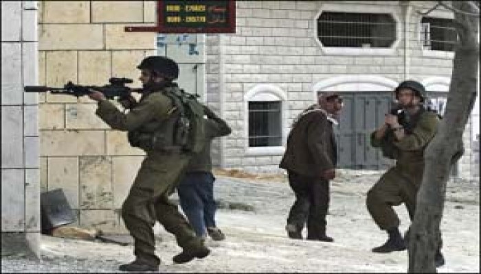 قوة صهيونية تقتل مسنًّا وشرطي يقتل شابًّا من فلسطينيي 48