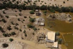 ارتفاع عدد ضحايا فيضانات اليمن إلى مائة قتيل