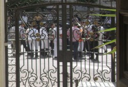 الأمن يحاصر نقابة الصحفيين ويعتقل عددًا من نشطاء فك الحصار