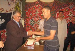 عامر يكرِّم حَفَظة القرآن الكريم بأوسيم