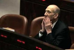 أولمرت يعلن استقالته في مجلس الوزراء