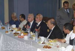 القوى الوطنية المصرية تجتمع على مائدة إفطار المرشد العام