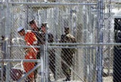 حقوقيون يحمِّلون أمريكا مسئولية انتحار معتقلي جوانتانامو