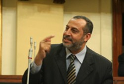 مساءلة الحكومة عن تخفيض الضرائب للأجانب وفساد المحليات