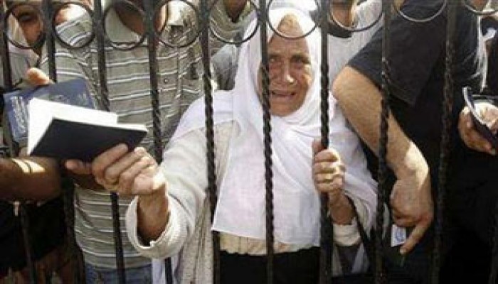 فتح معبر رفح وبدء مغادرة العالقين باتجاه مصر