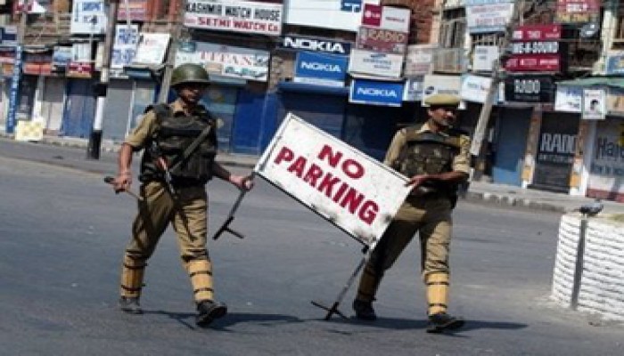 الهند تمدد حظر التجول في كشمير لإخماد الاحتجاجات