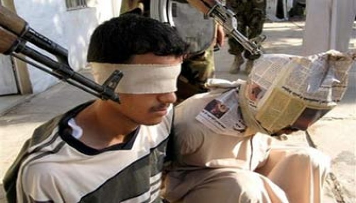 العراق.. استنكار الاعتقالات والتفاوض مع الاحتلال