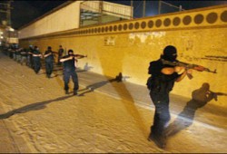 فضيحة.. قائمة معتقلي "فتح" تشمل الموتى وقادة حماس!!