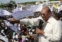 الاتحاد الإفريقي يطالب بتجميد قرار اعتقال البشير