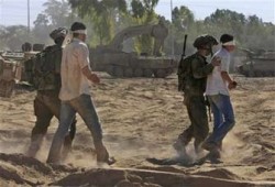 الاحتلال يختطف نائبة فلسطينية و24 آخرين بالضفة