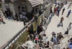 الاحتلال يمنع إدخال الوقود والإسمنت إلى غزة