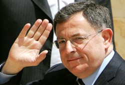 تشكيل حكومة وحدة وطنية لبنانية بمشاركة حزب الله والمعارضة