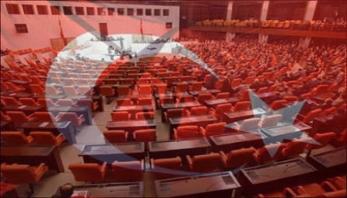 تصاعد الصراع بين المدنيين والعسكريين في تركيا