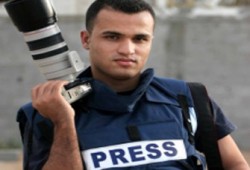 اعتقال صحفي فلسطيني حائز على جائزة عالمية