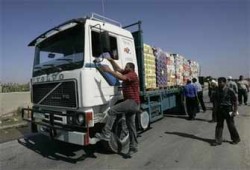 الاحتلال يقرر إبقاء معابر غزة مغلقة ولقاء يجمع حماس والجهاد