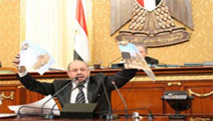 عليوة يطالب بشركة صيانة للصرف الصحي بالخانكة