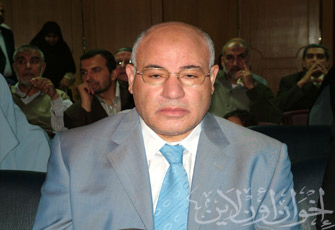 حسن زلط: قضيت عامًا ونصف العام في سجن المستشفى