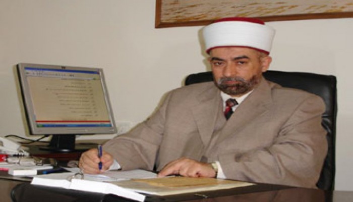 وزير أوقاف "فياض" يعترف بتعديل المناهج لخدمة الكيان