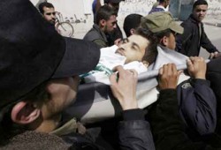 شهيدان وإصابة جندي صهيوني في توغل قرب معبر صوفا