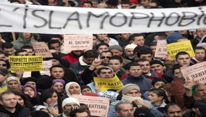 "كير" يستنكر تدريب أمريكيين على اقتحام المساجد